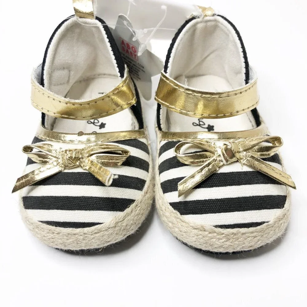 NWT Rising Star Gold Striped Crib Shoes